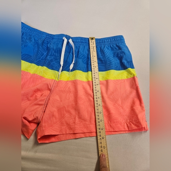 Chubbies- Short Men's 2XL  Blue and Yellow,Orange  with Elastic Waistband - Picture 4 of 11